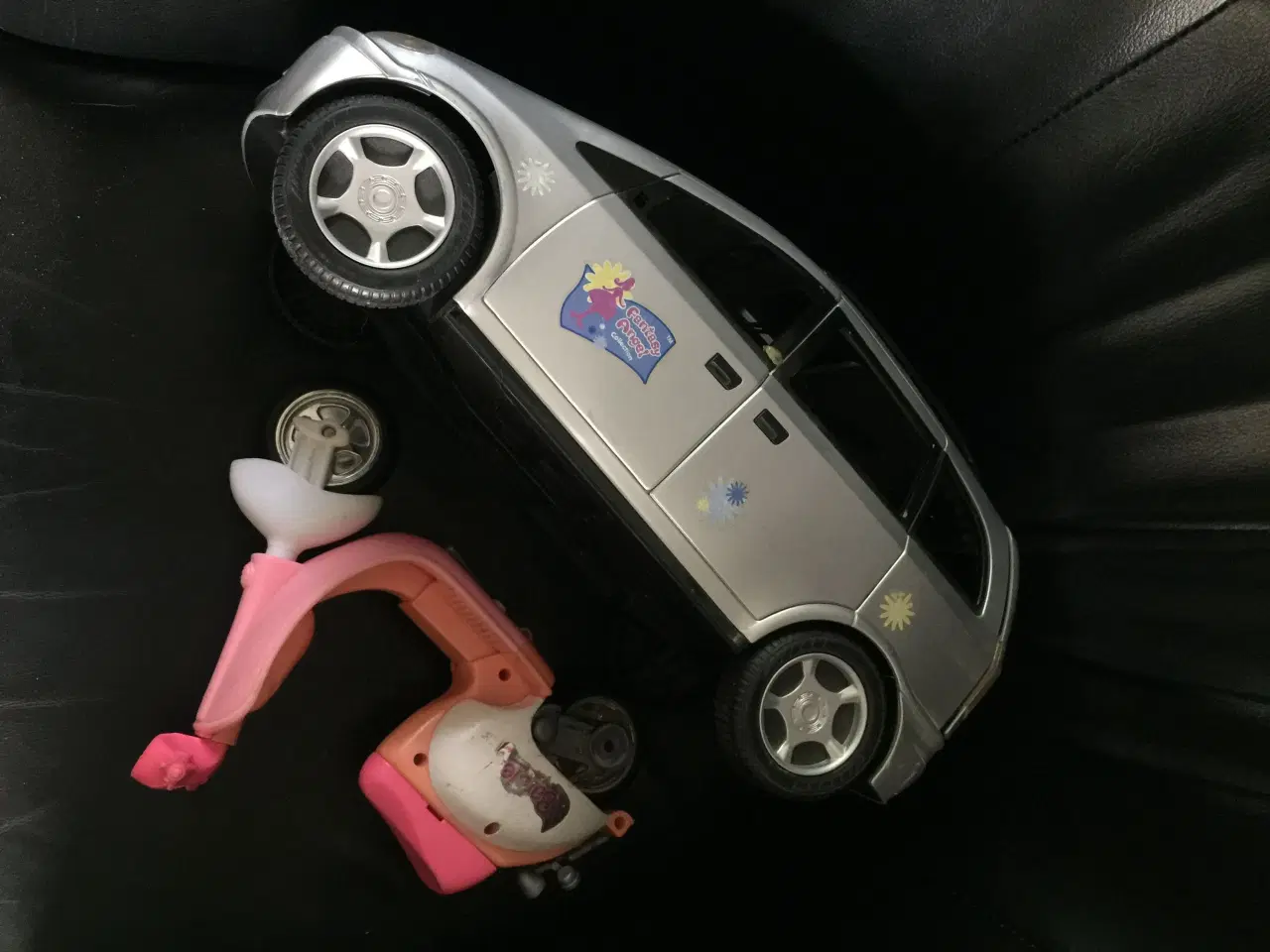 Billede 1 - Barbiebil og Barbiescooter