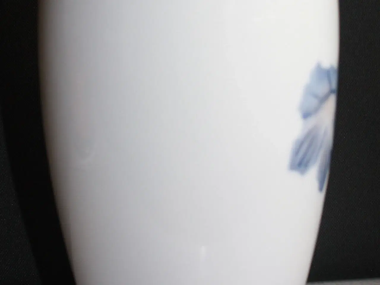 Billede 5 - Vase med blå blomster, Bing og Grøndahl