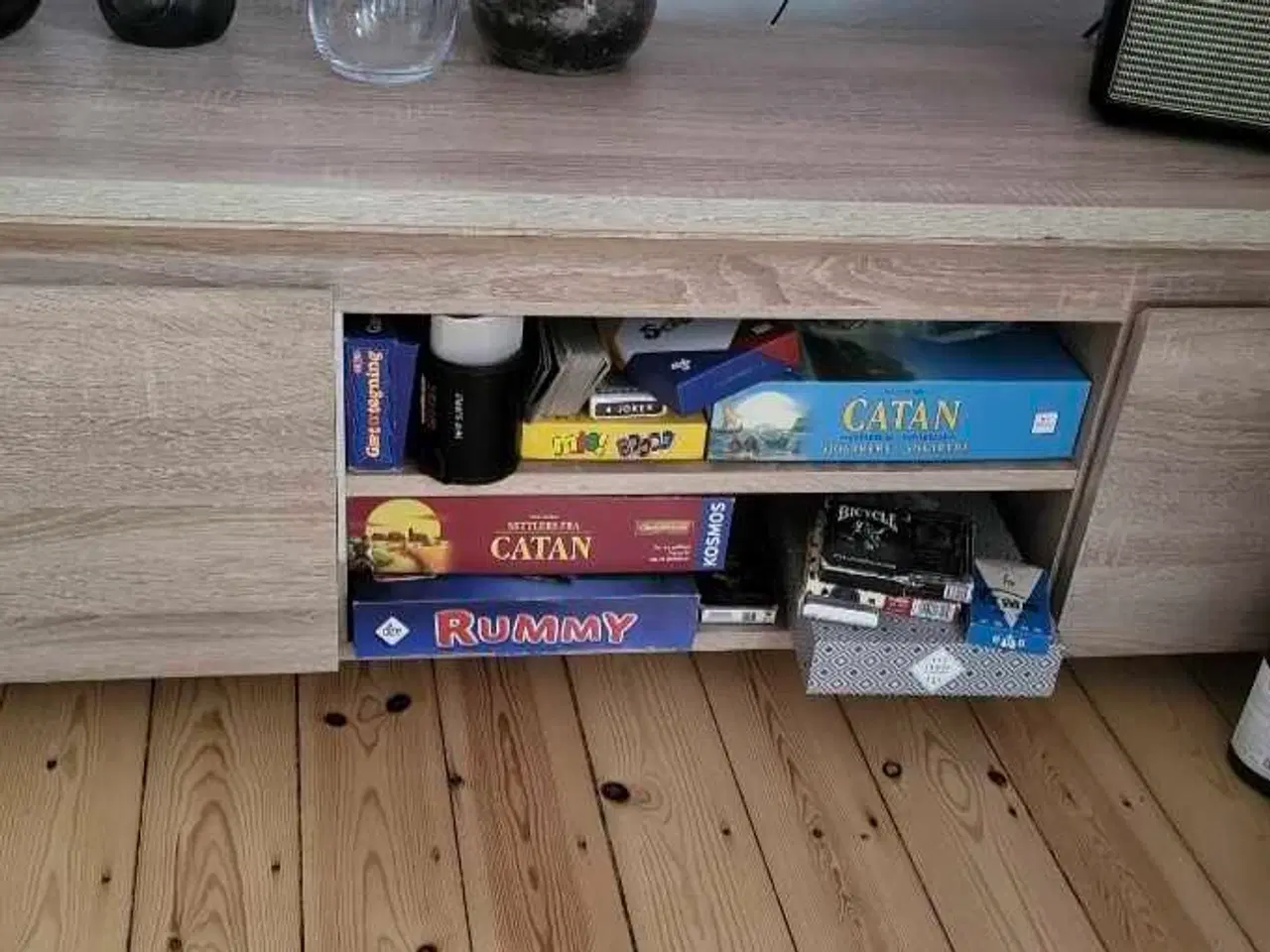 Billede 1 - TV-bord HASLUND