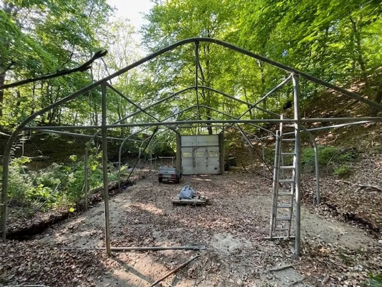 Billede 4 - Telthal med ledhejseport, sælges uden overdækning
