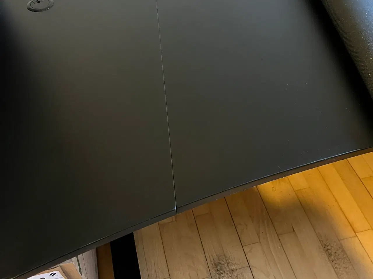 Billede 2 - Gaming skrivebord 160×80 cm – med kabelstyring