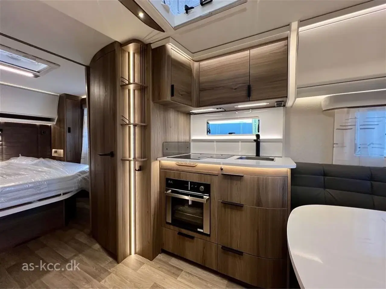 Billede 11 - 2025 - Kabe Ametist GLE KS B8 PREMIUM LINE   Kabe Ametist GLE KS B8 PREMIUM Line