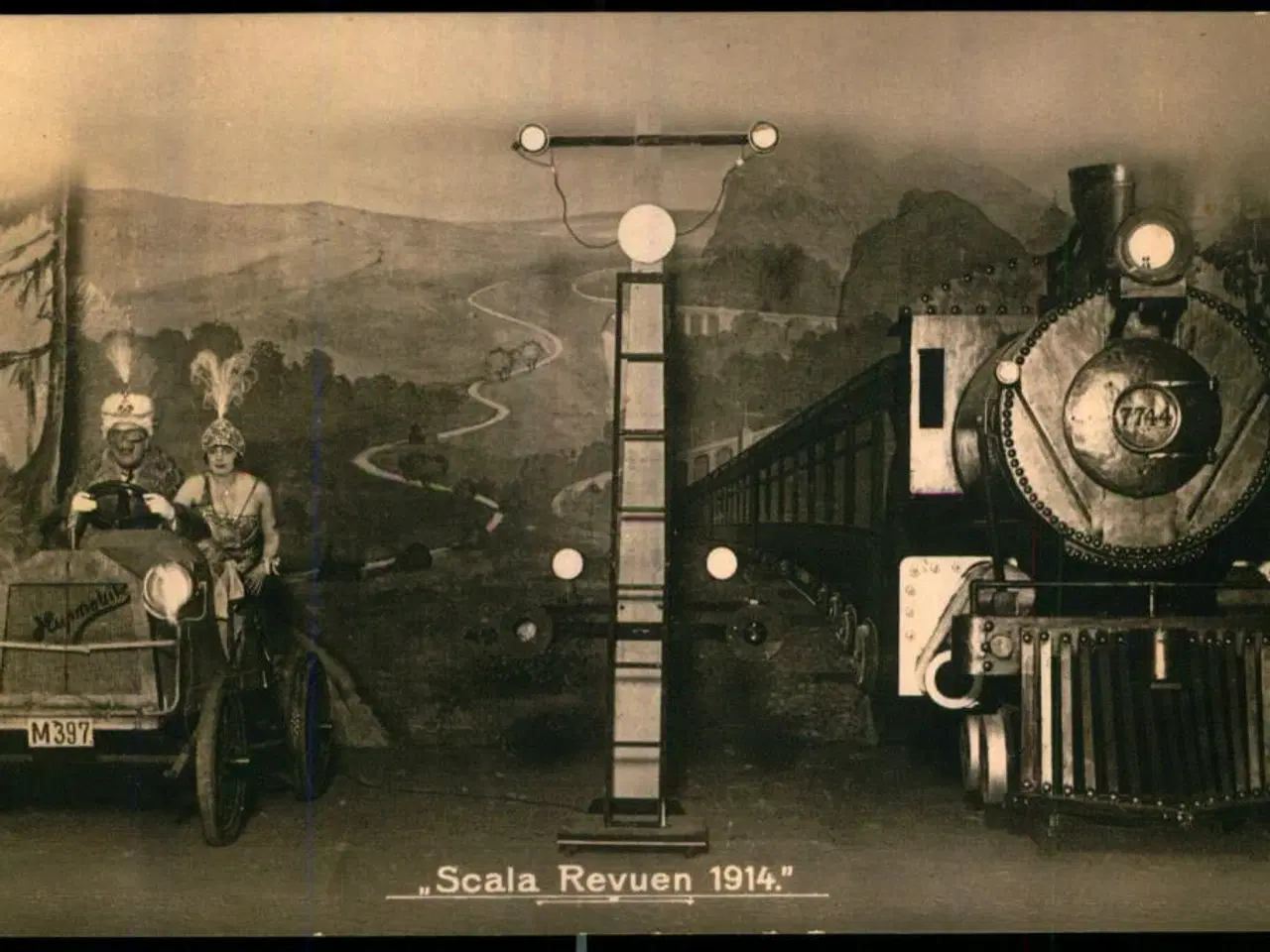 Billede 1 - Scala Revuen 1914 - - Fotokort u/n - Brugt - Har været klæbet op !