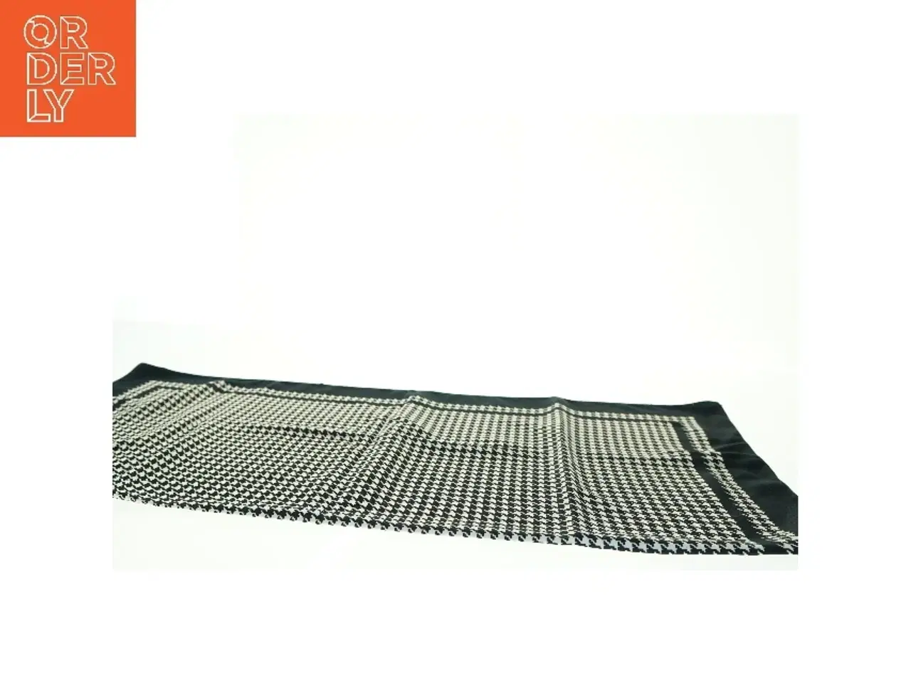 Billede 8 - Ternet tørklæde (str. 87 x 83 cm)