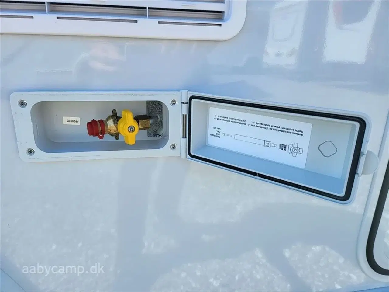 Billede 21 - 2024 - Euramobil Integra 890 QB   Eura Mobil Integra I 890QB - Alde - Klima - Markise - Lithium batteri &amp;amp;amp;amp;amp;amp; Solar