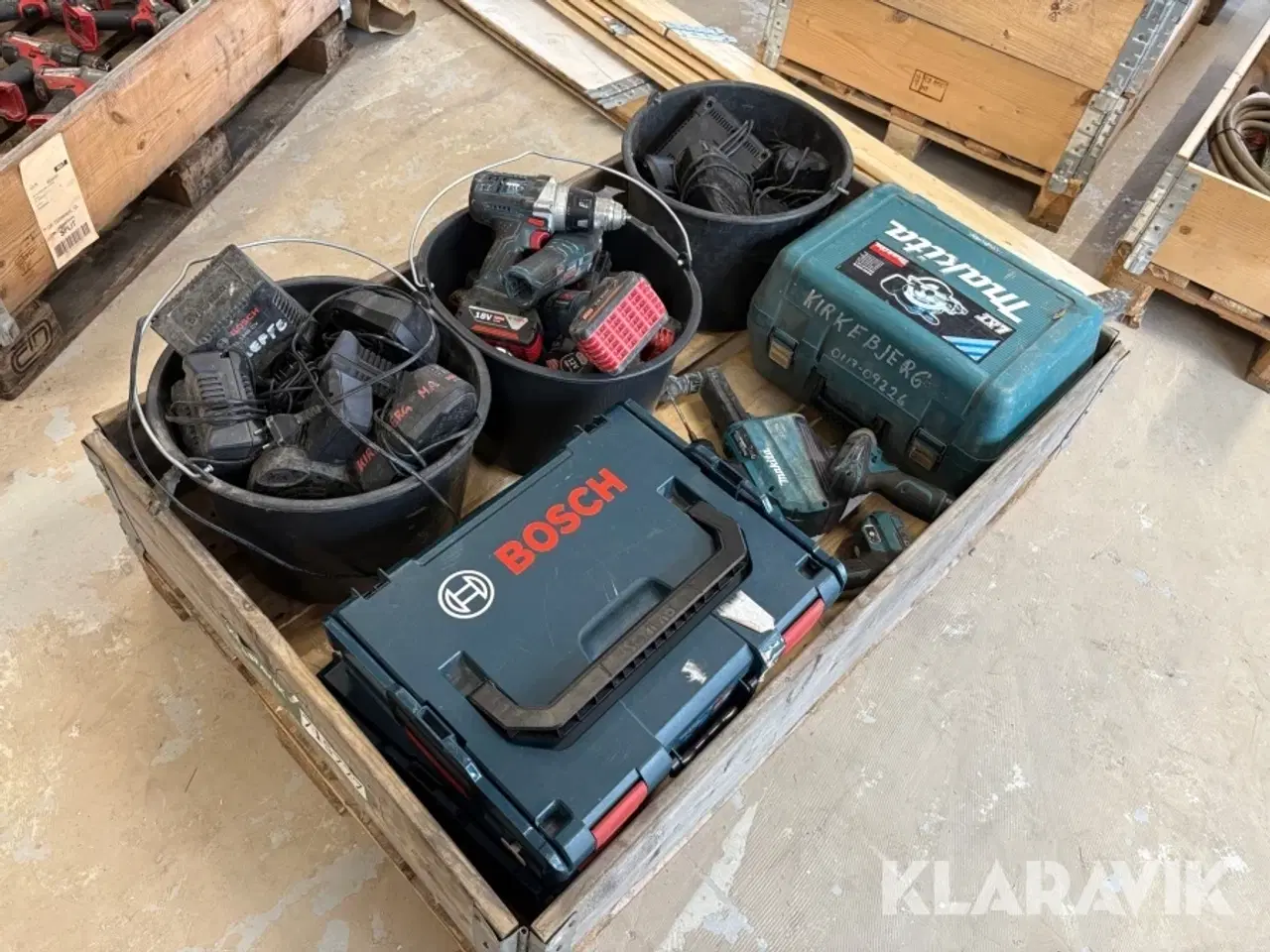 Billede 1 - Assorteret håndværktøj Bosch/Makita - 1 palle