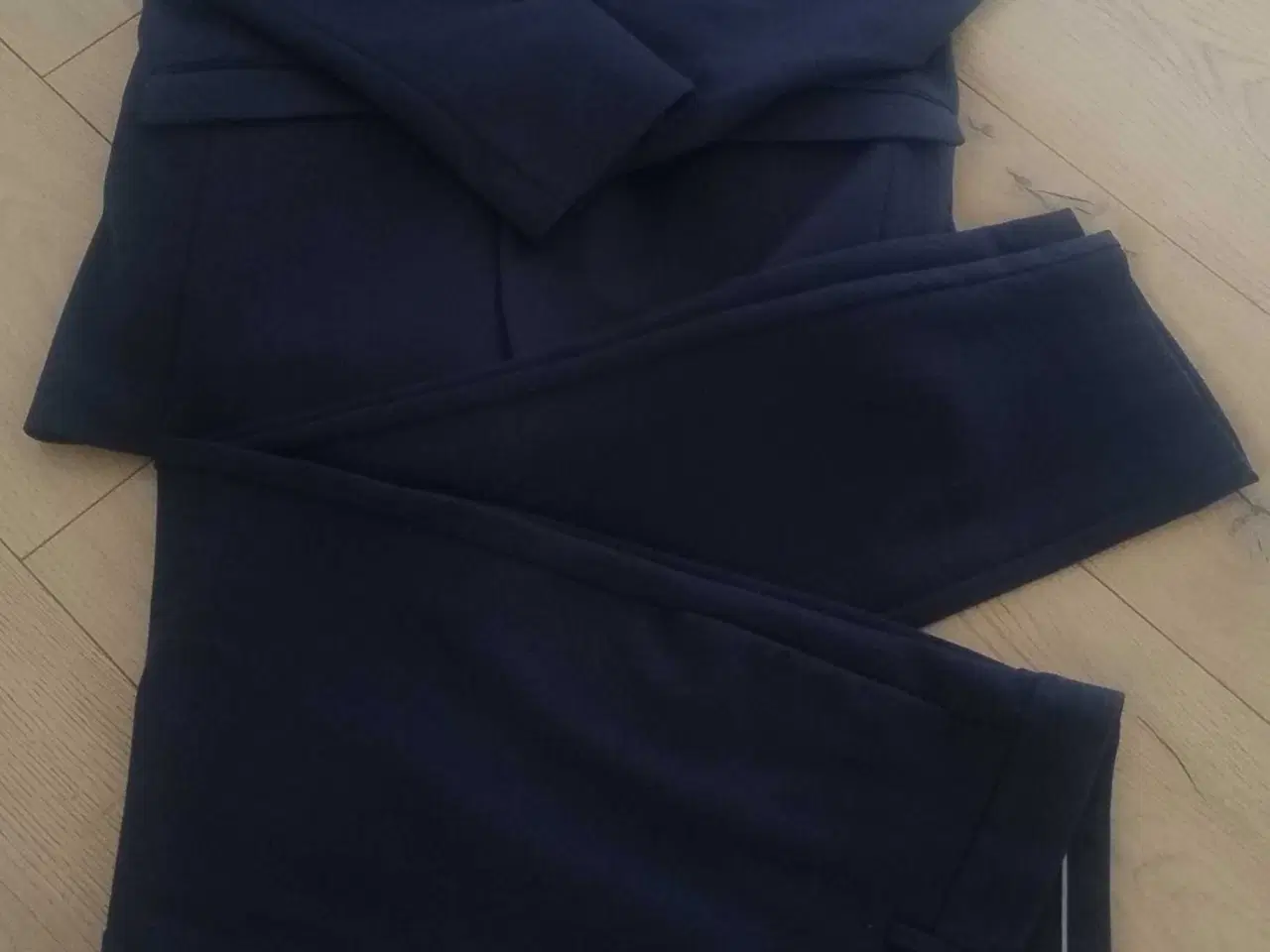 Billede 1 - Konfirmations tøj