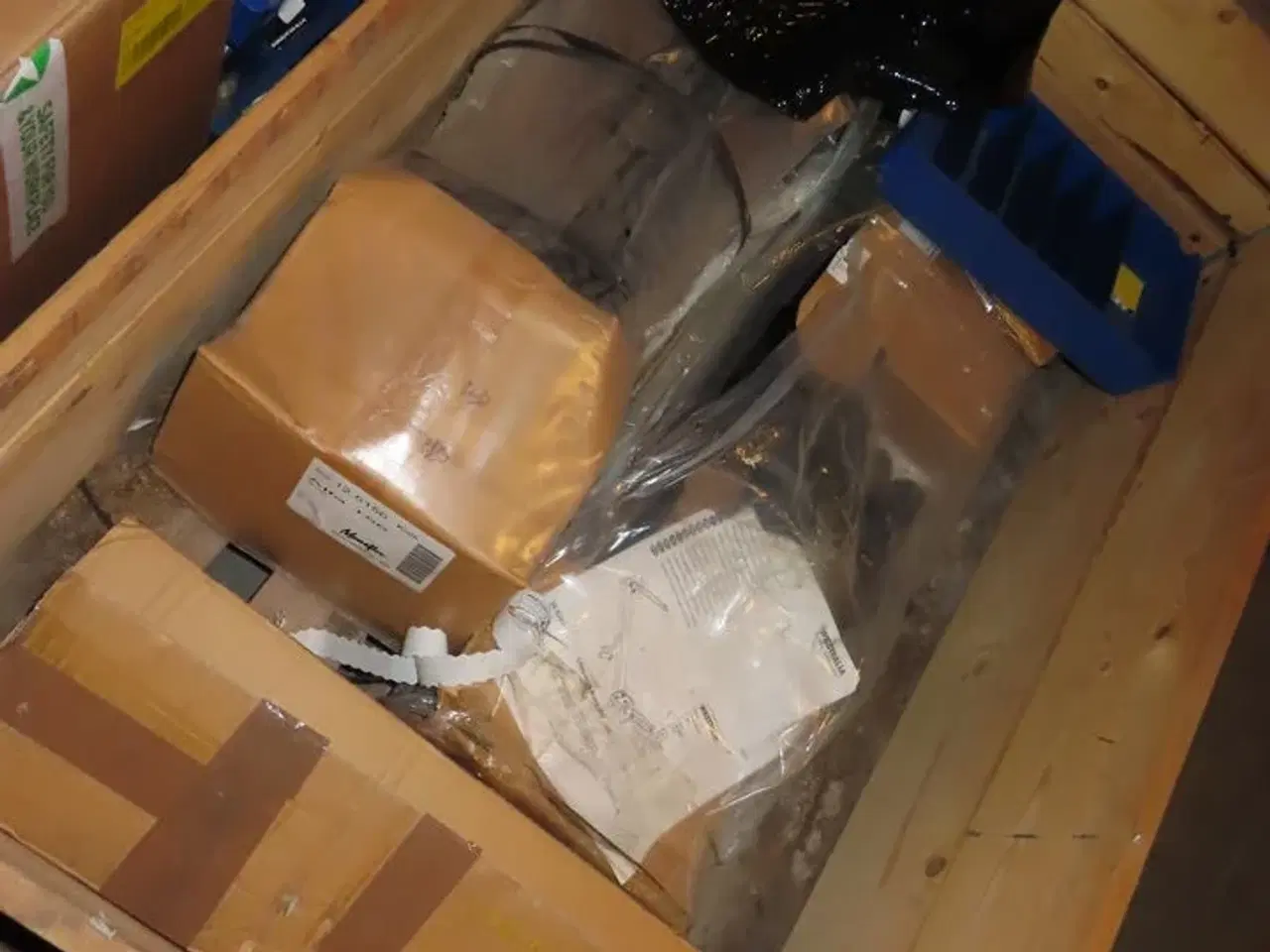 Billede 22 - 14 Paller med Autoreservedele