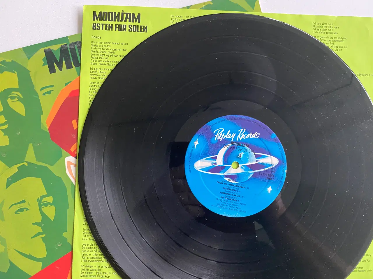 Billede 2 - LP. Moonjam ‎– Østen For Solen