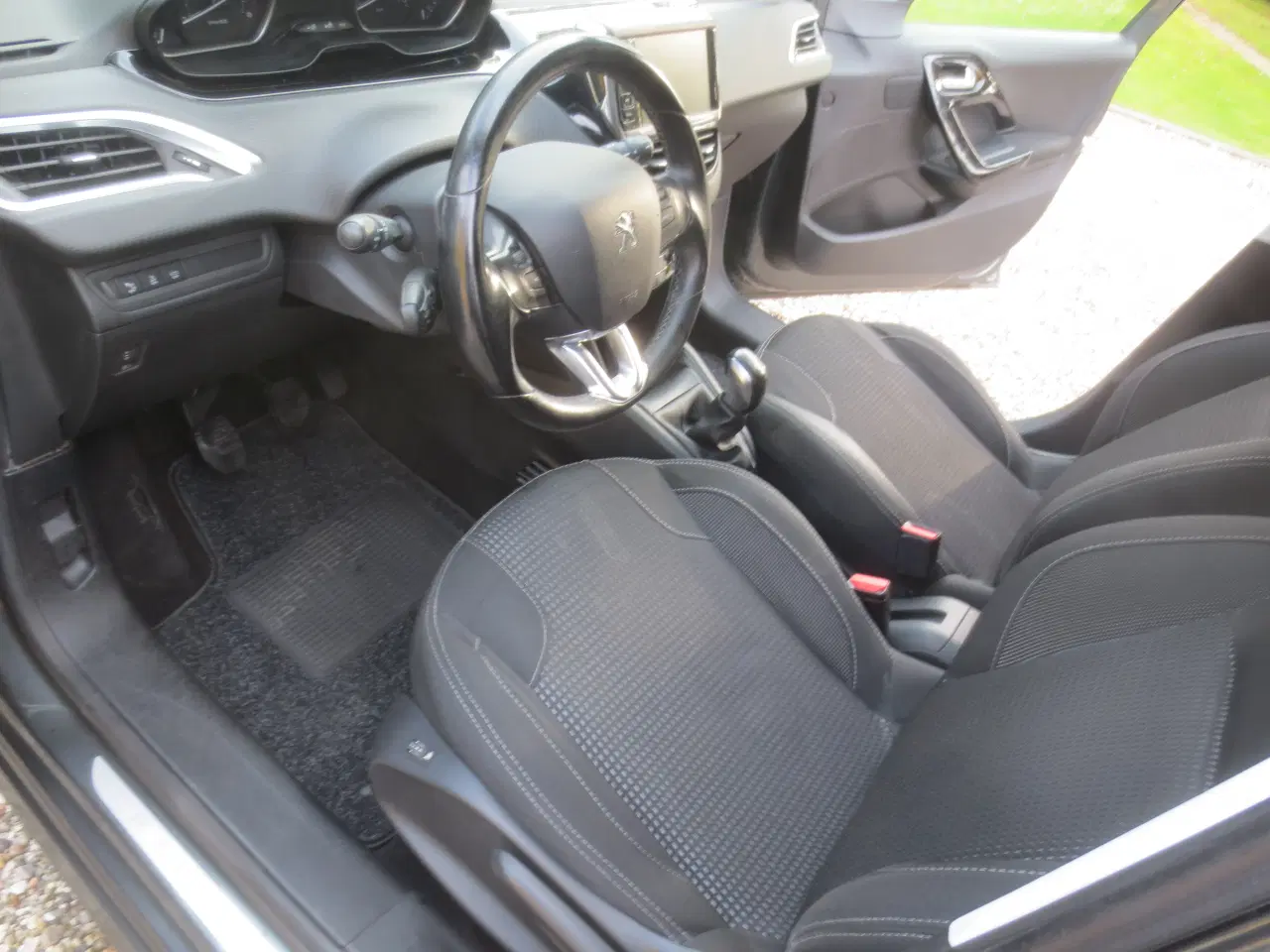 Billede 19 - Peugeot 208 1.6 BLUE HDi År 2017. 