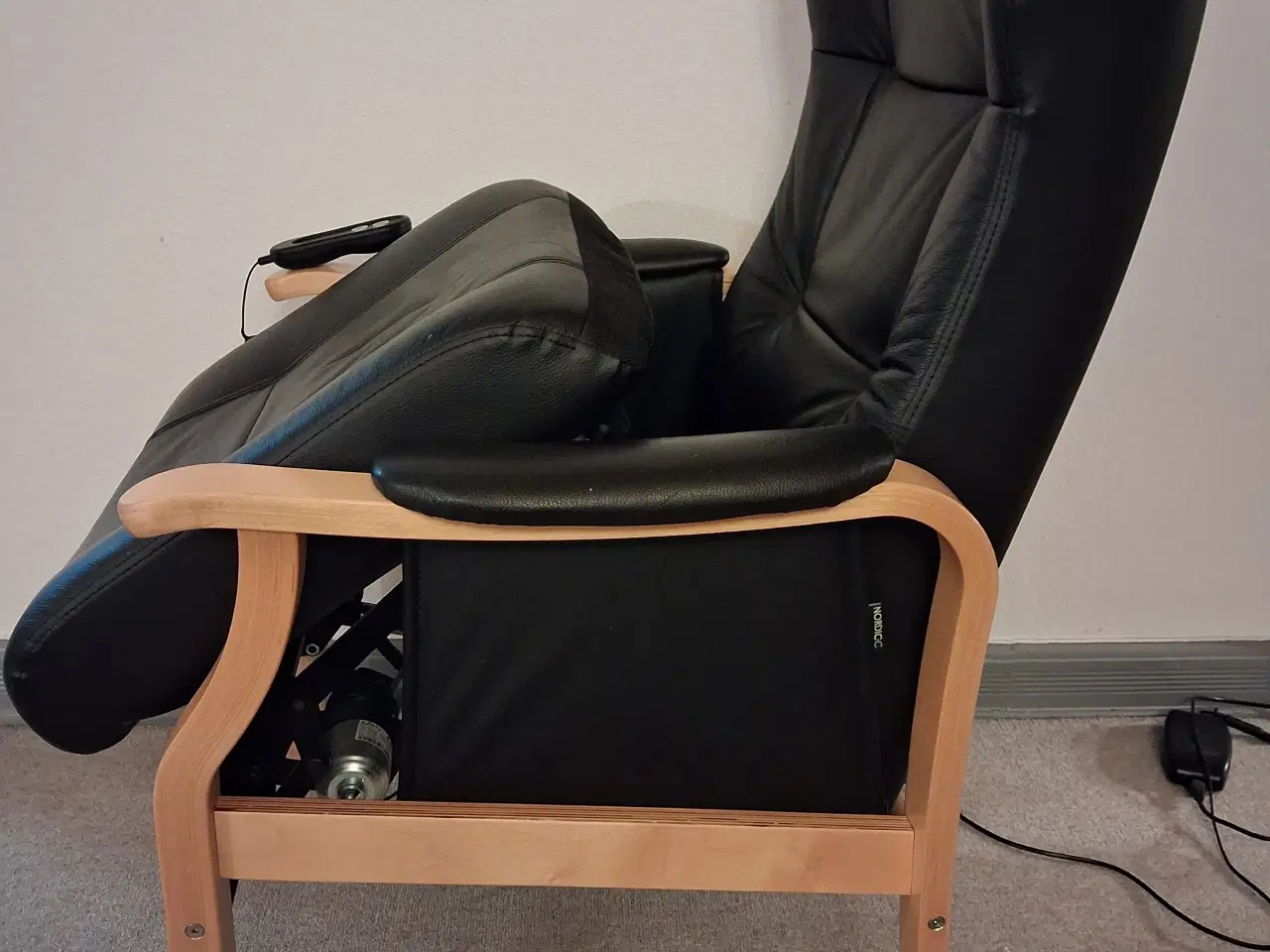 Billede 2 - Sort læder Sorøstol m sædeløft (el)