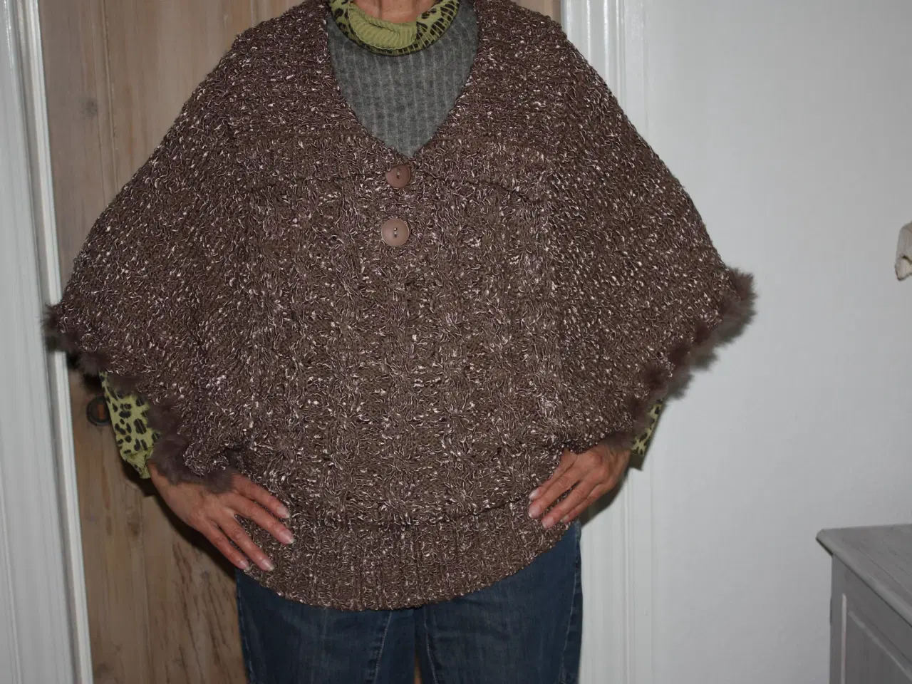 Billede 1 - Pinfelanna bluse str.M med pels 65% acryl 35% wool