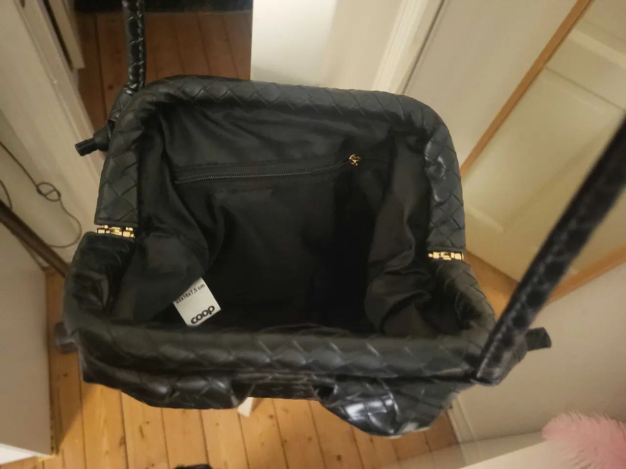 Billede 9 - Lille Sort Skuldertaske