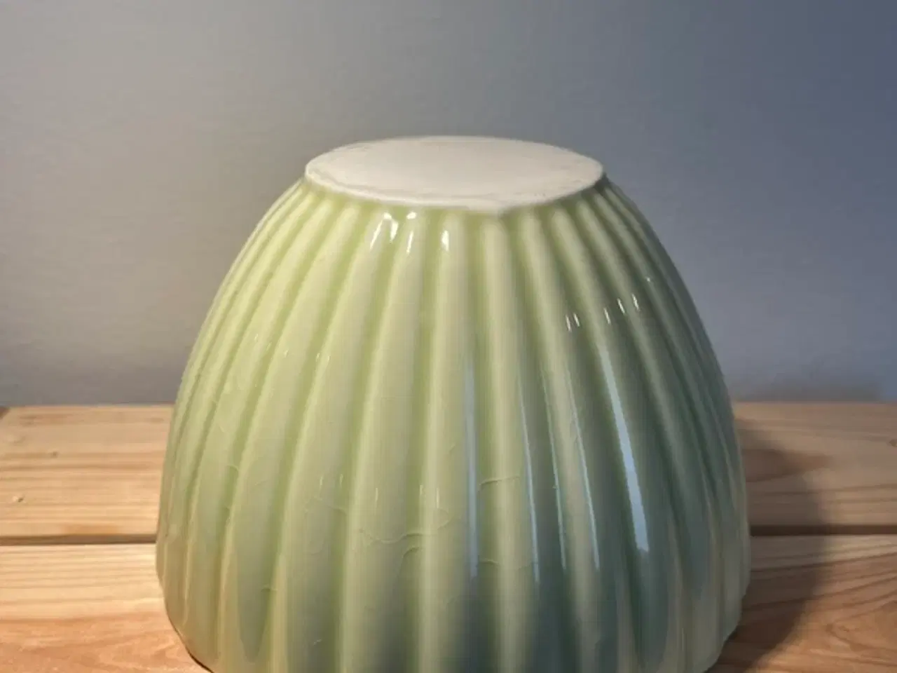 Billede 2 - Smuk håndlavet og signeret keramikskål støvet grøn