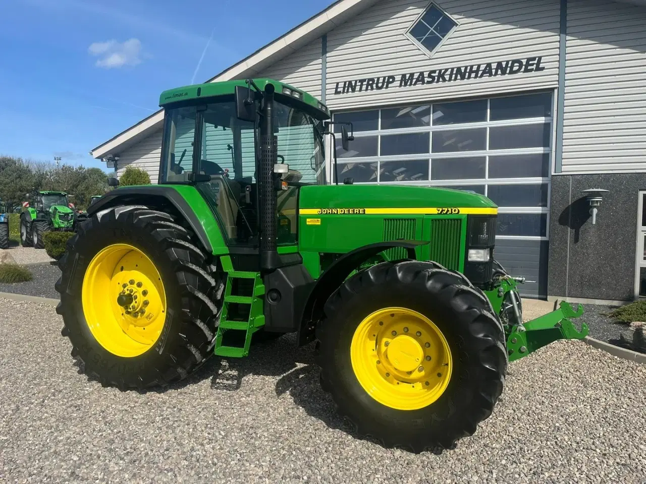 Billede 16 - John Deere 7710 8.1L motor, store hjul og frontlift. En ejeres velholdt gård traktor.