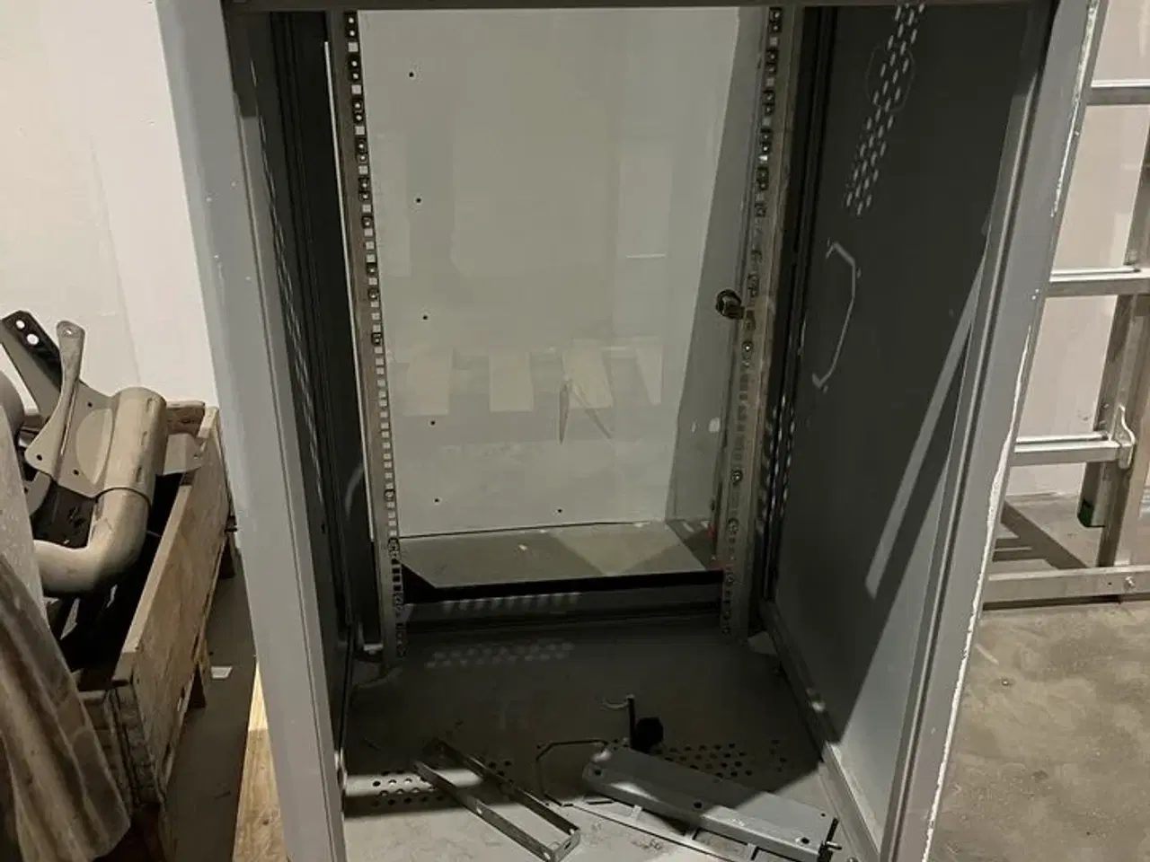 Billede 2 - Rack skab S Com