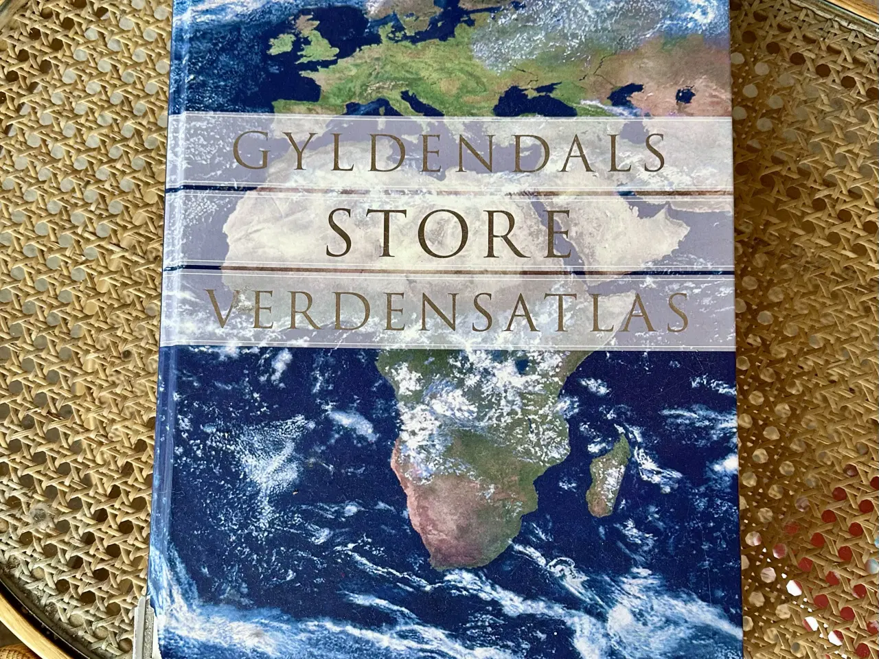 Billede 1 - Gyldendals store verdensatlas