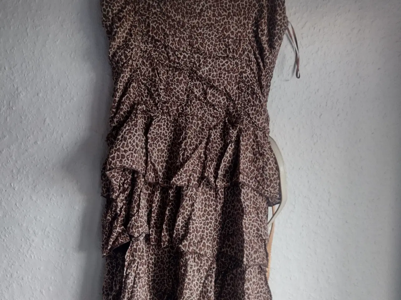 Billede 1 - Smuk kjole med leopard print str 36