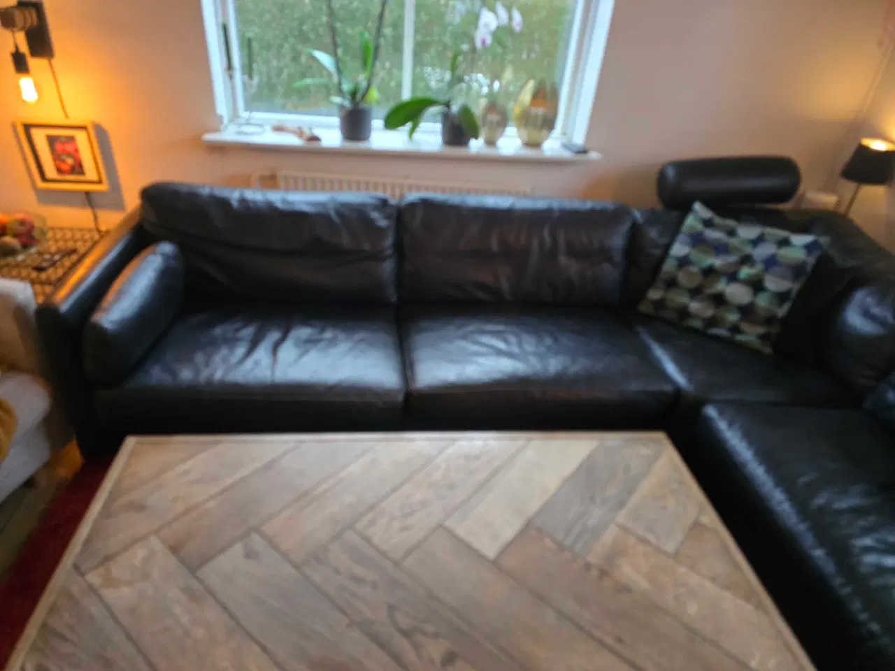 Billede 2 - Super fin læder hjørnesofa med open end sælges.