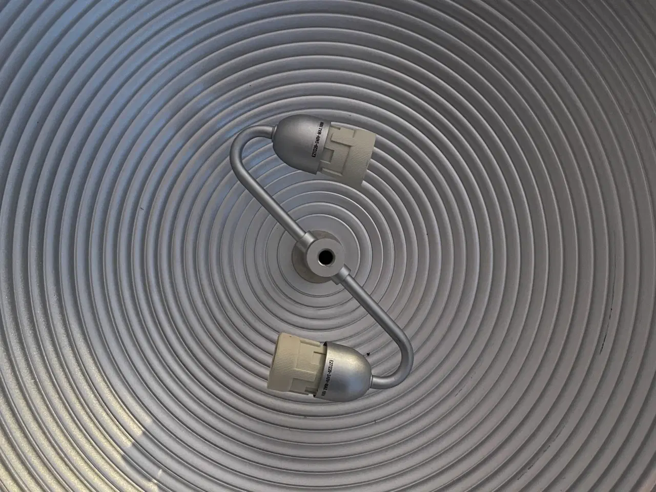 Billede 7 - Smuk og stilren loftlampe fra Seed Lightning 55 cm