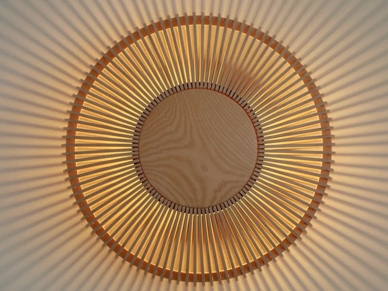 Billede 2 - Dansk design: UMAGE lampe - Clava Up Large Ø49, Eg