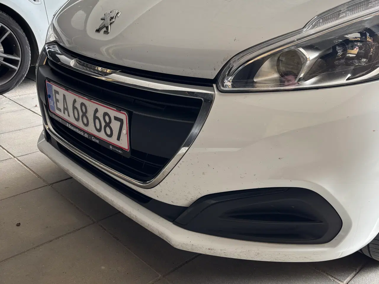 Billede 2 - Pæn og velkørende Peugeot 208 fra 2018