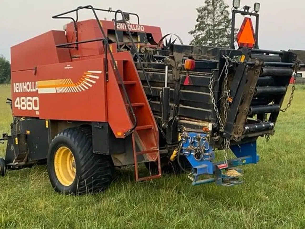 Billede 4 - Ballepresser sælges . køre som ny .