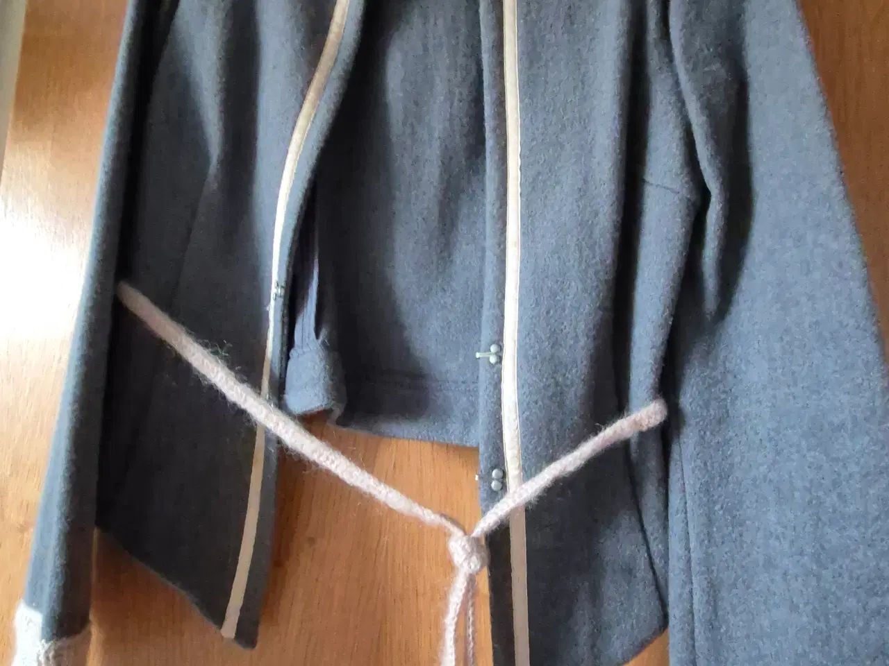 Billede 1 - Jakke Vero Moda grå