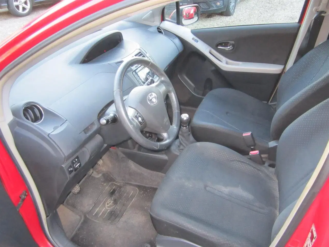 Billede 5 - Toyota Yaris 1,3 Man.6, 5D. 99HK 5d