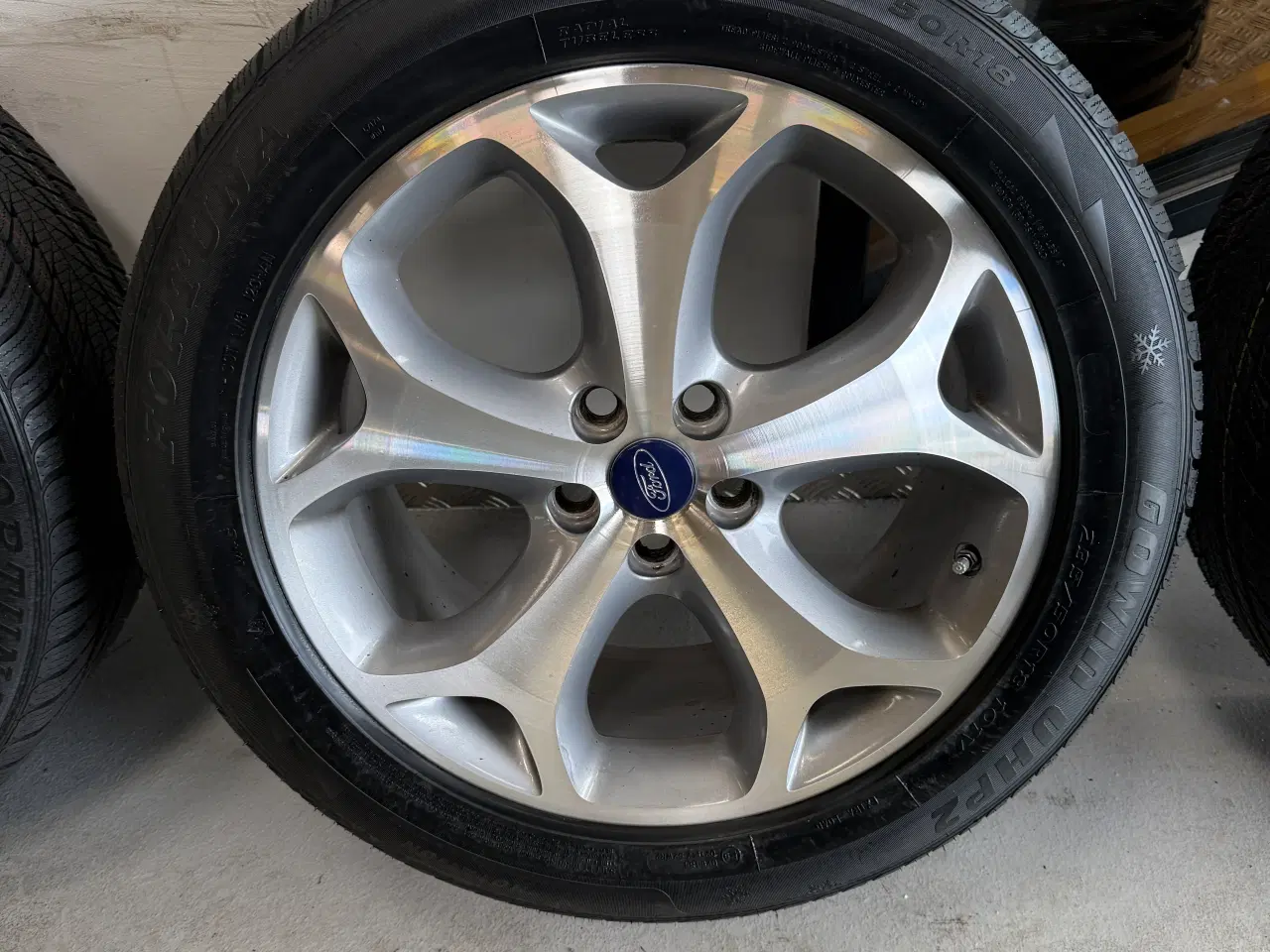 Billede 4 - Originale 18” Ford alufælge med nye vinterdæk