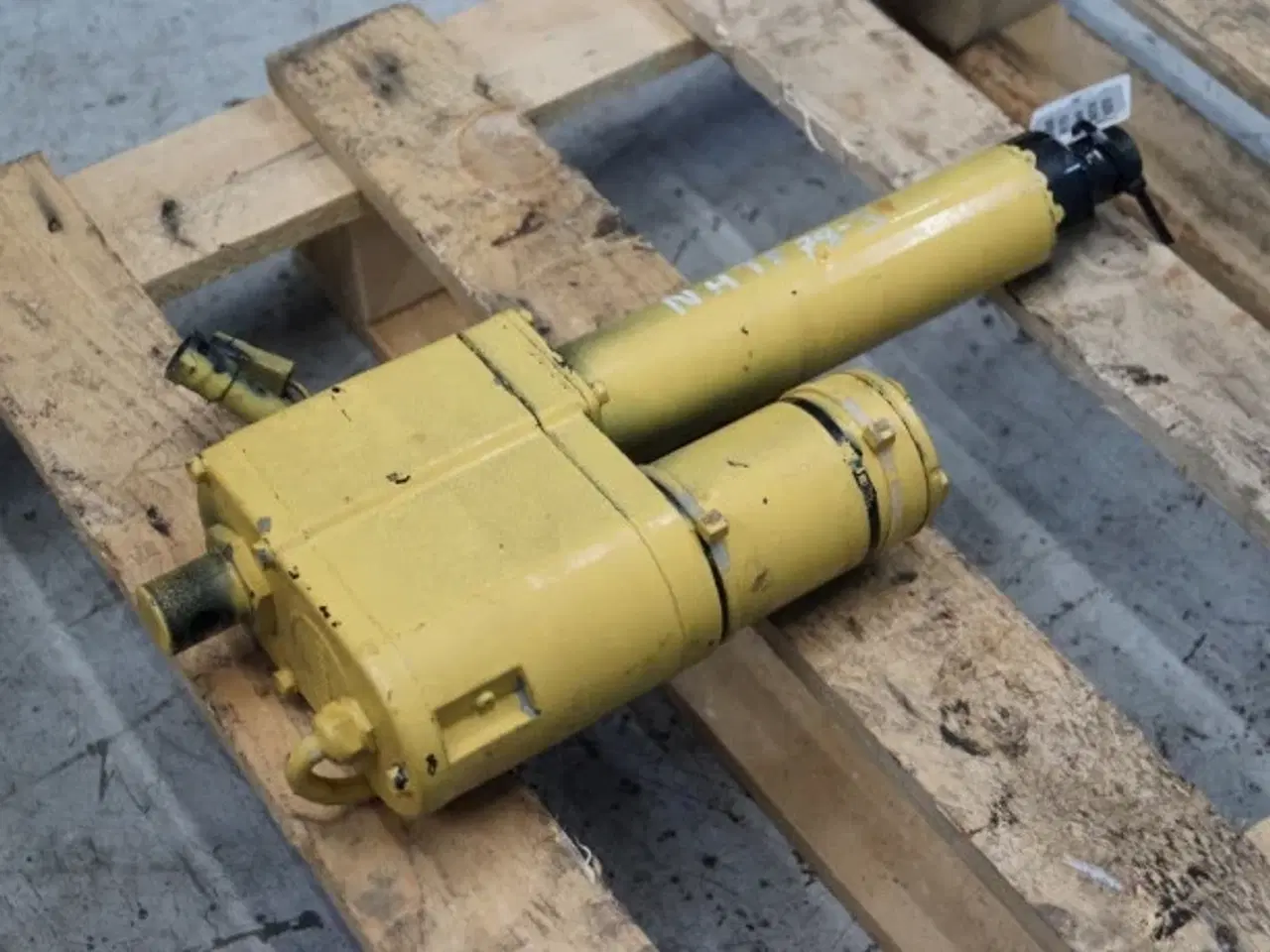 Billede 8 - New Holland TF78 Aktuator 84012749