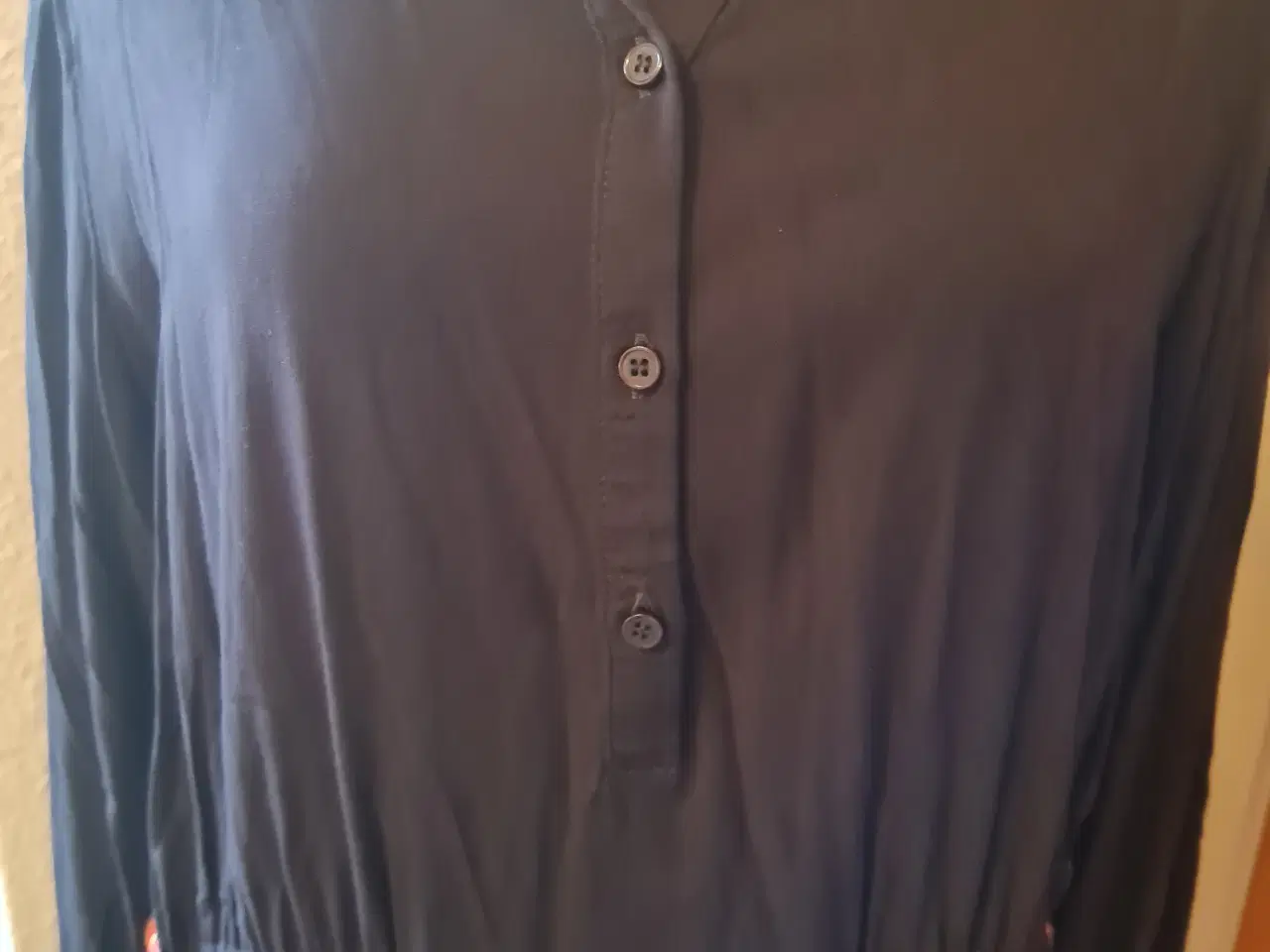 Billede 3 - Bluse kjole str xl fra House of Soul