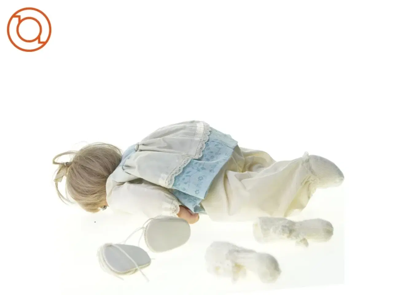 Billede 4 - Dukke med tilbehør (str. 35x20 cm)