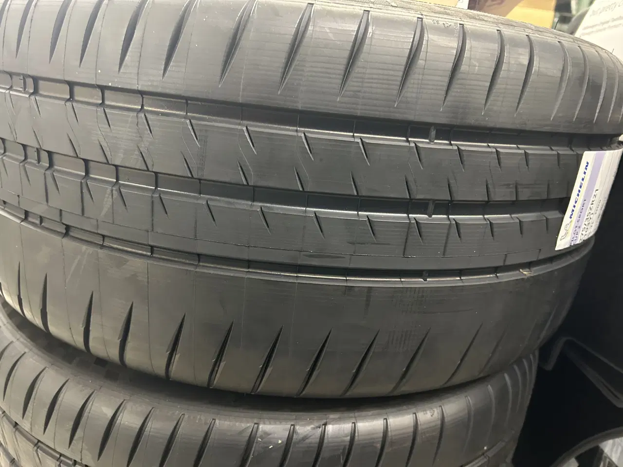 Billede 2 - 275/35X21 Michelin