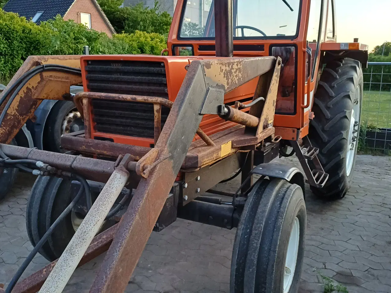 Billede 3 - Traktor med frontlæsser