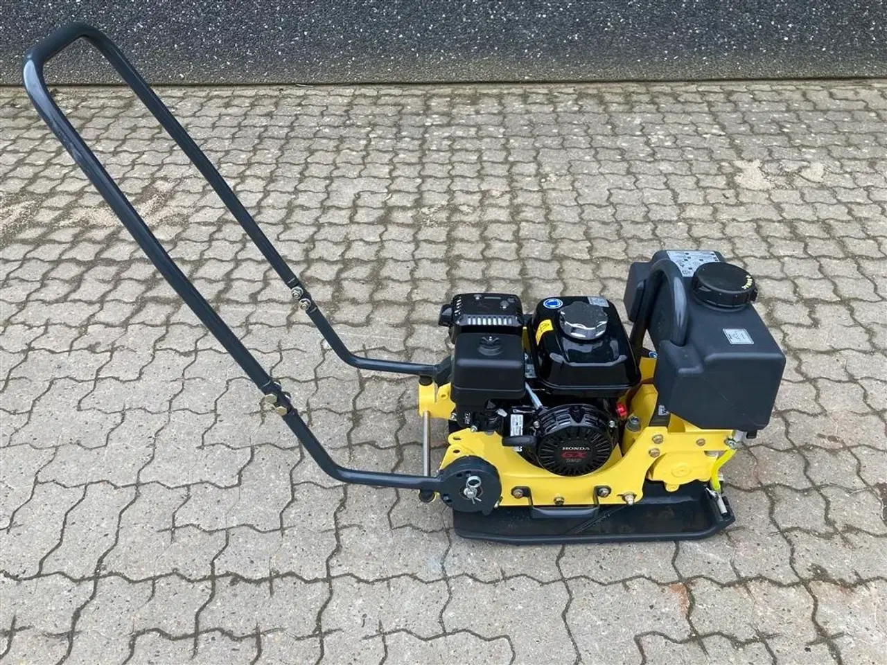 Billede 6 - Bomag BVP 10/36 Monteret med vandtank og spredebom