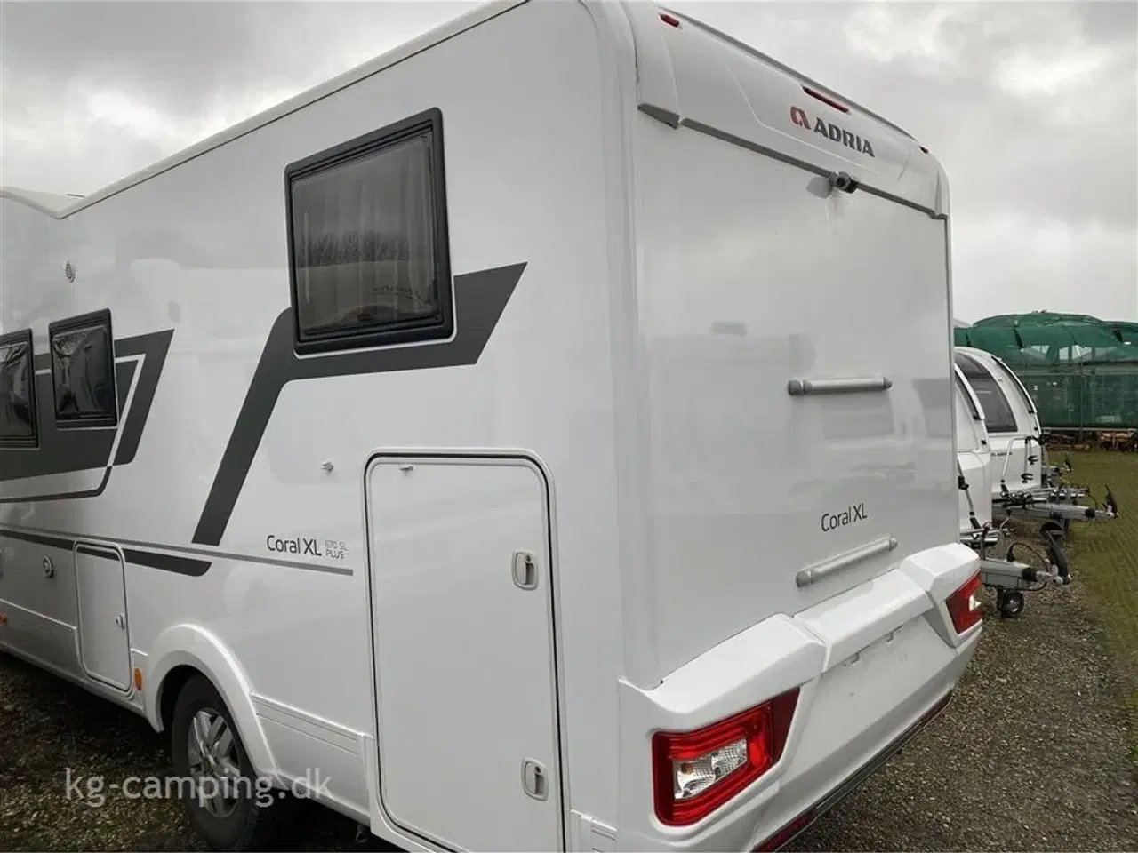 Billede 1 - 2022 - Adria Coral XL Plus A670 SL   Adria Coral PLUS 670 SL XL med Alkove - automatgear.