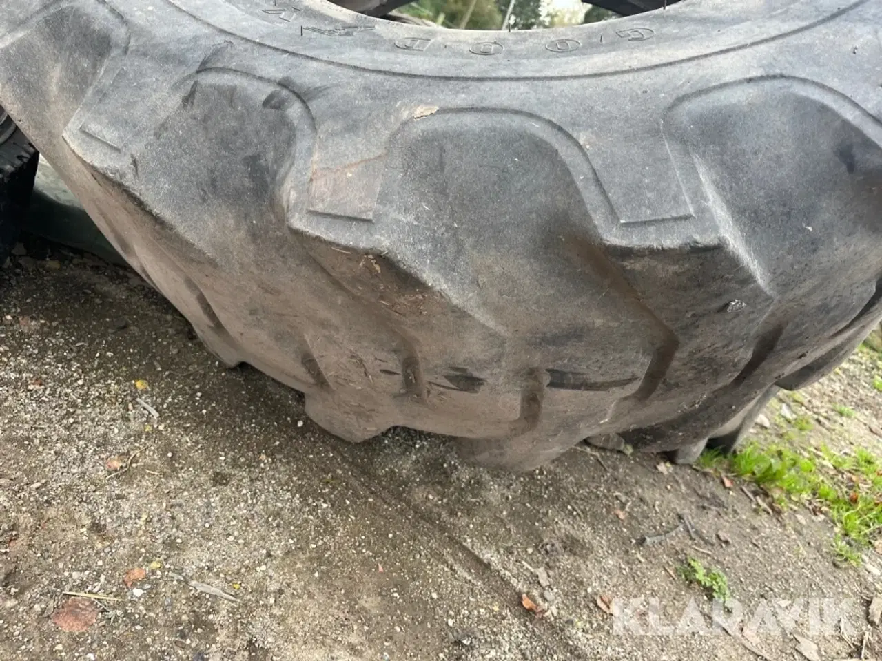 Billede 2 - Dæk Goodyear Super grip til rendegraver 2 styk