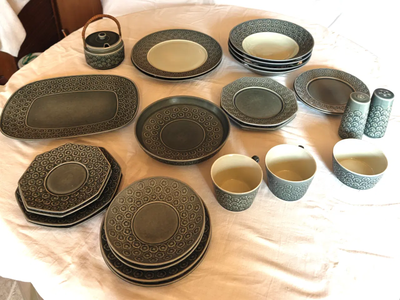 Billede 1 - Azur stentøj tallerkener, kopper, fade m.m.