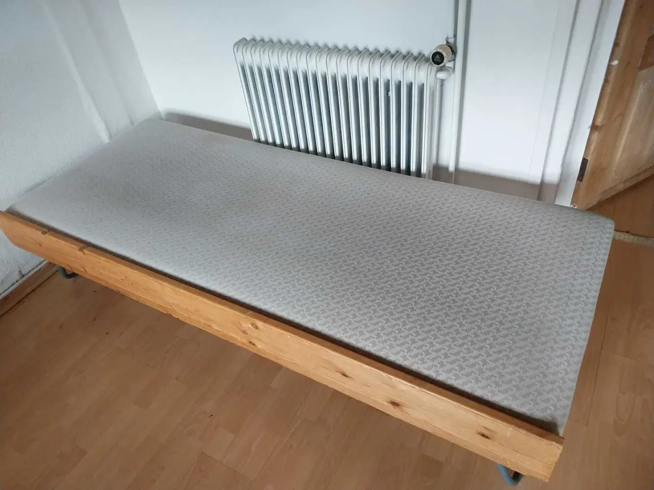 Billede 3 - Gæsteseng