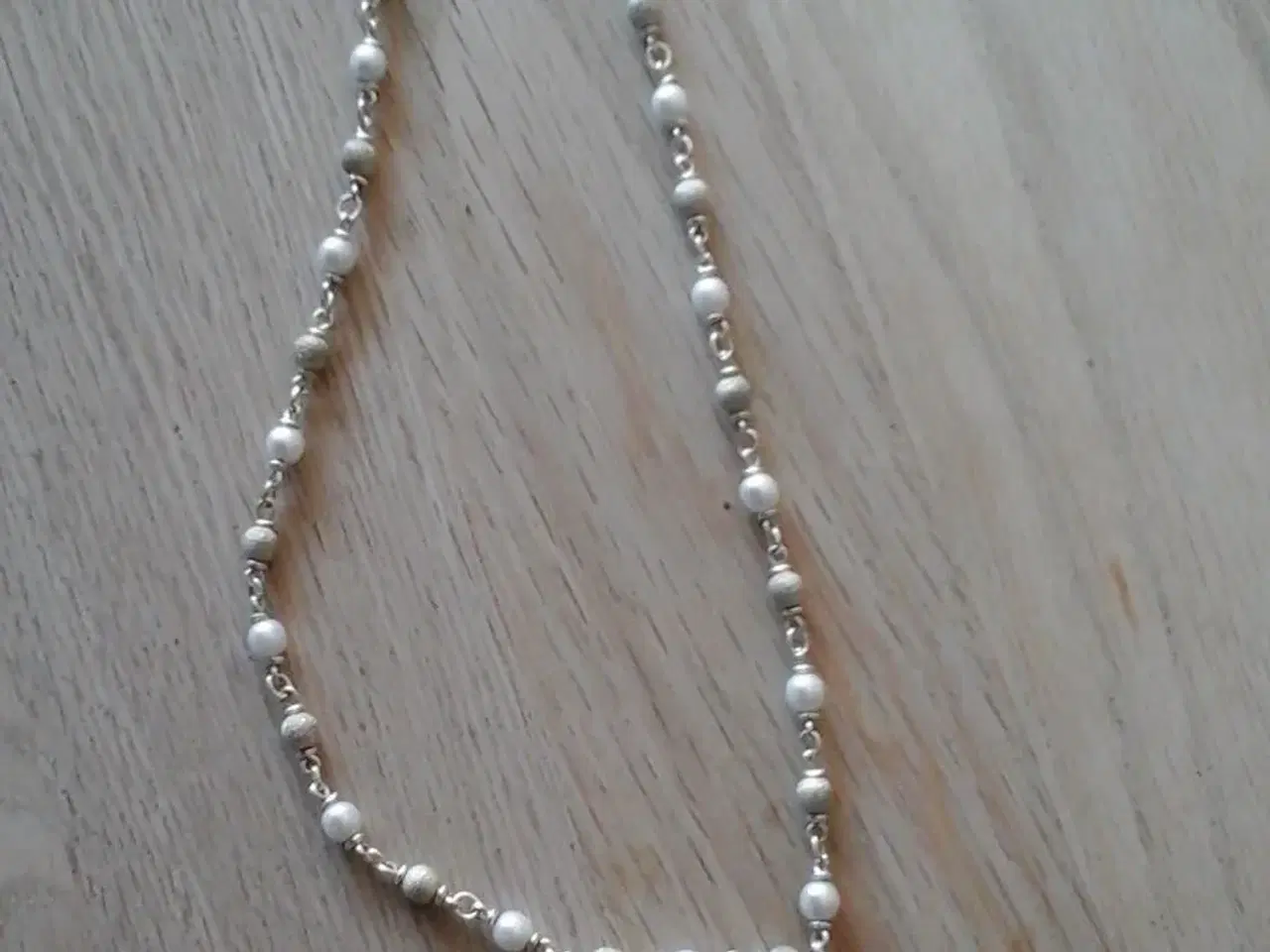 Billede 1 - Halskæde med små perler