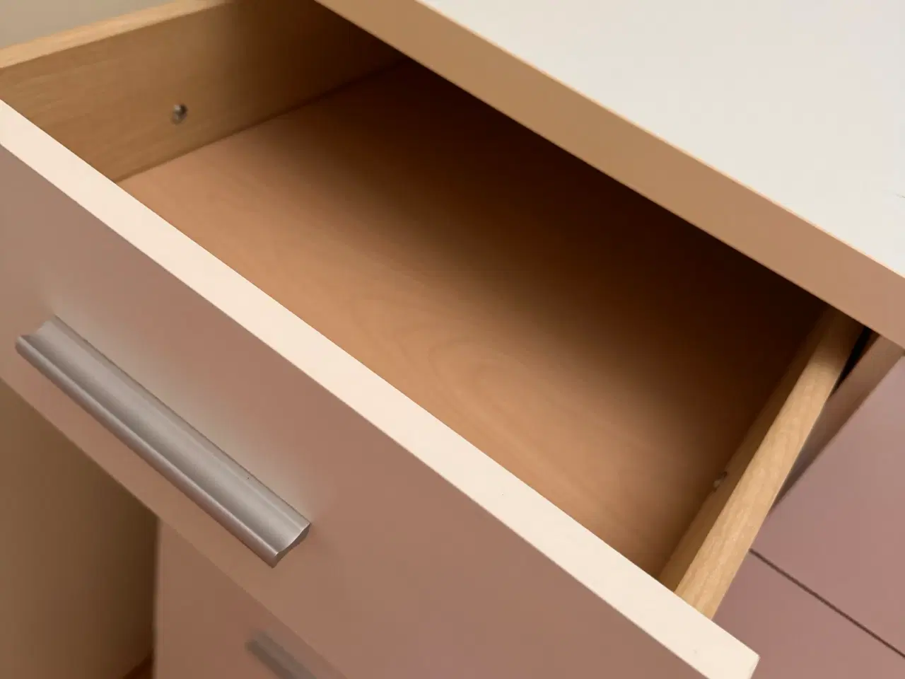 Billede 2 - Kommode med 8 skuffer