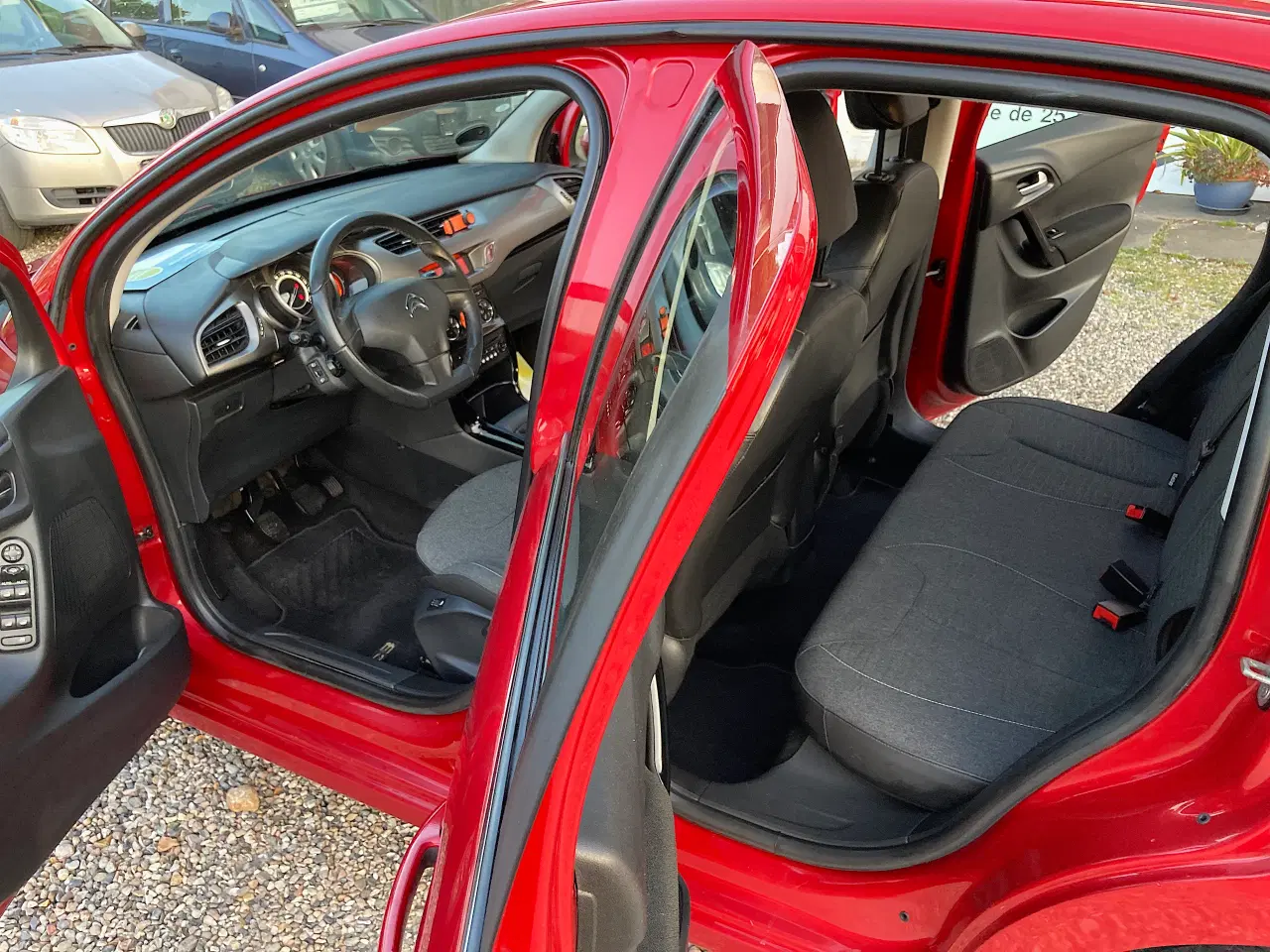 Billede 15 - Citroen C3 1,2 Nysyn meget pæn og velholdt