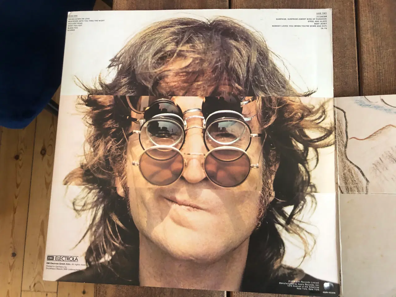 Billede 2 - Lp. John Lennon : Wall and bridges. VG+Cover Vg+