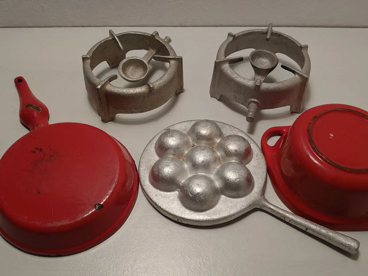 Billede 2 - Gammelt miniature køkkenudstyr til børn.