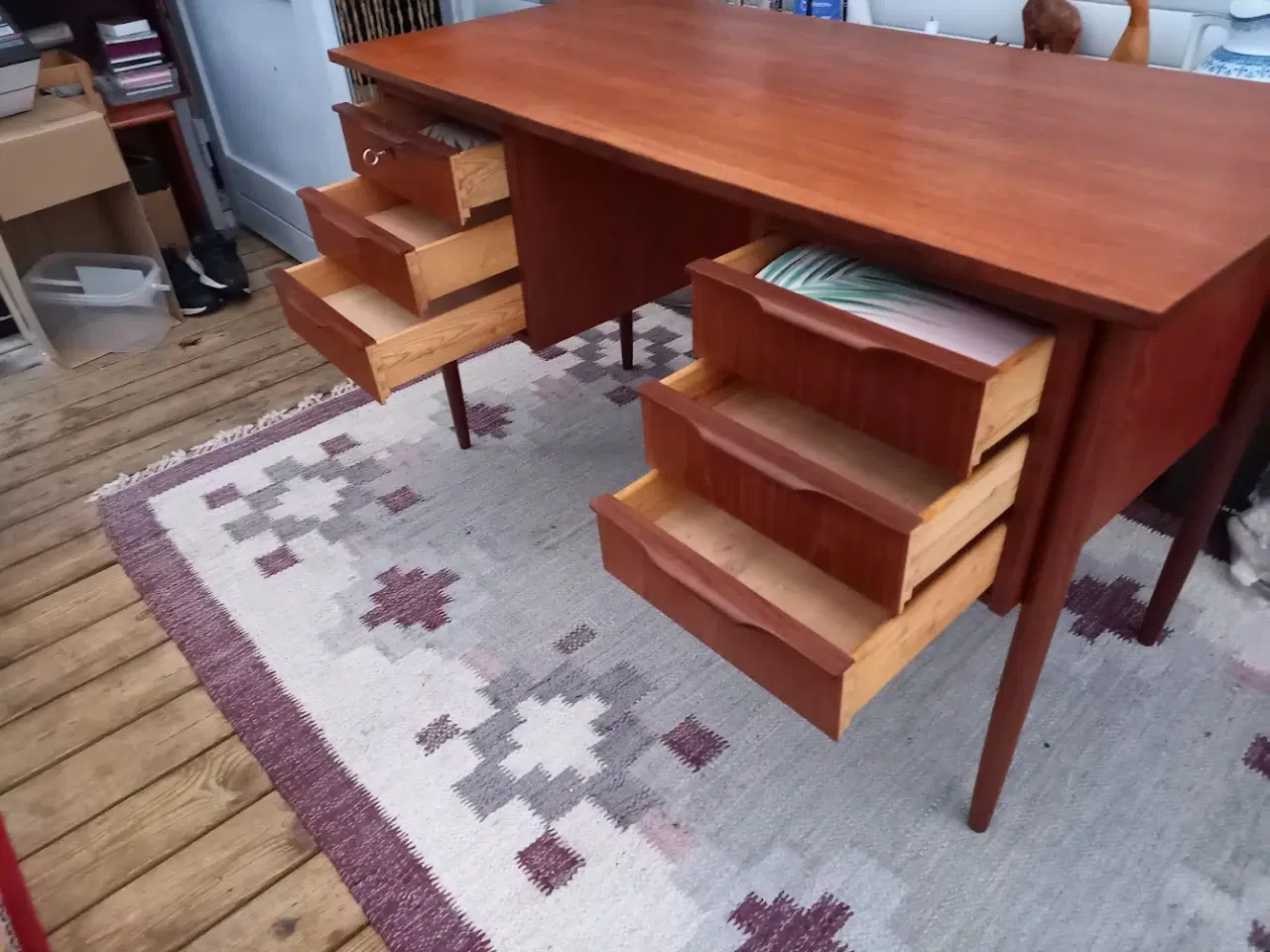 Billede 5 - Teak skrivebord
