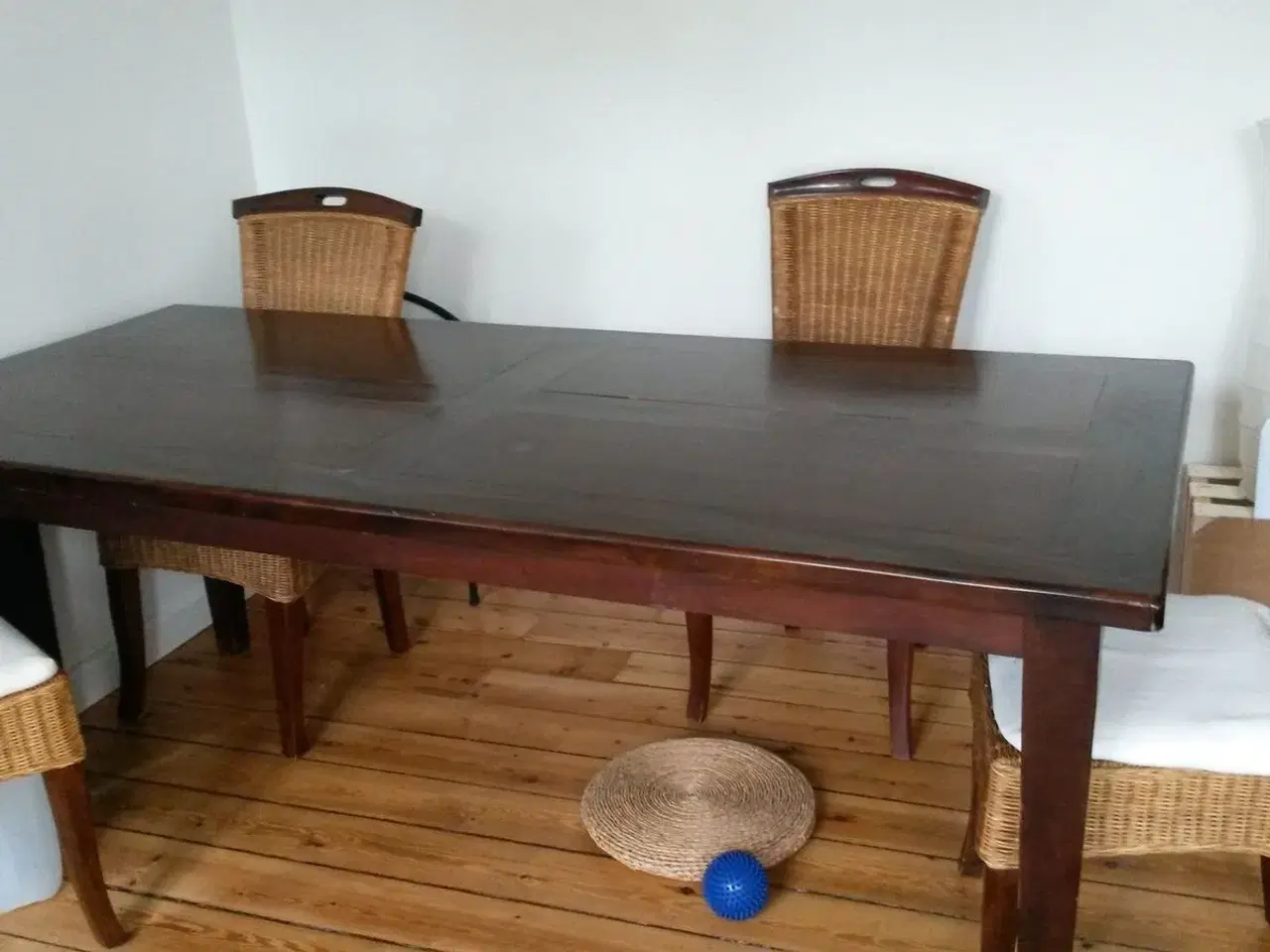 Billede 4 - spisebord og stole