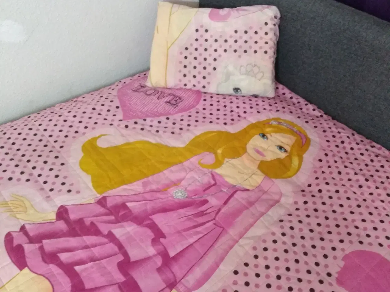 Billede 3 - Barbie sengetæppe