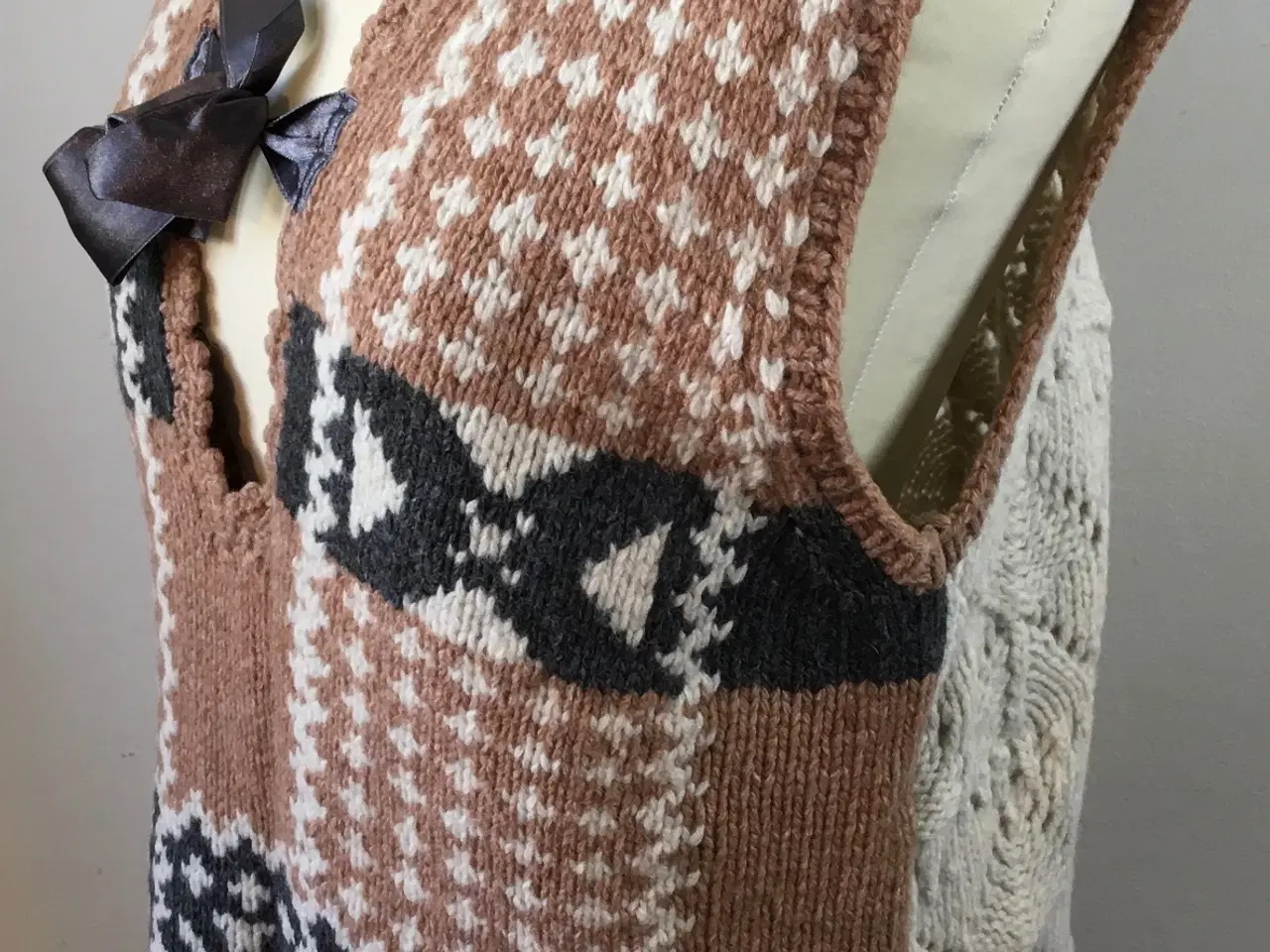 Billede 4 - Odd Molly, strikvest/slipover, str 42