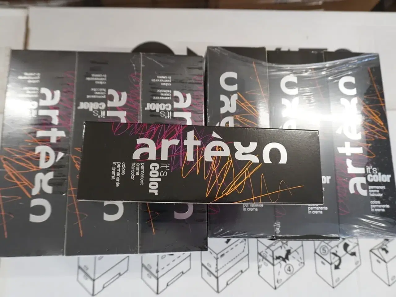 Billede 2 - Kasse med hårfarve, Artego "It's Color" 150ml